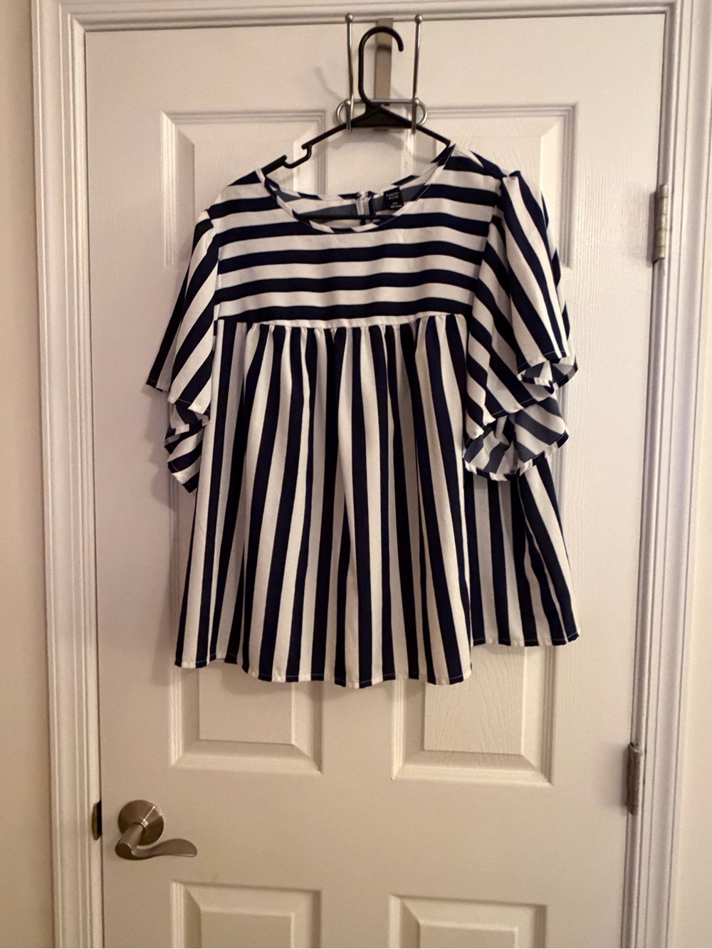 SHEIN white and blue top
